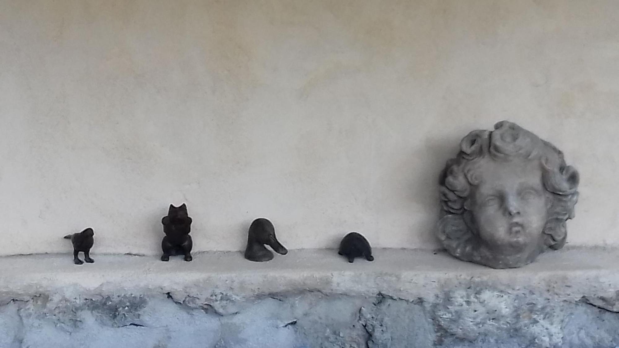 Le Chat Sur Le Toit Lourmarin Exterior photo